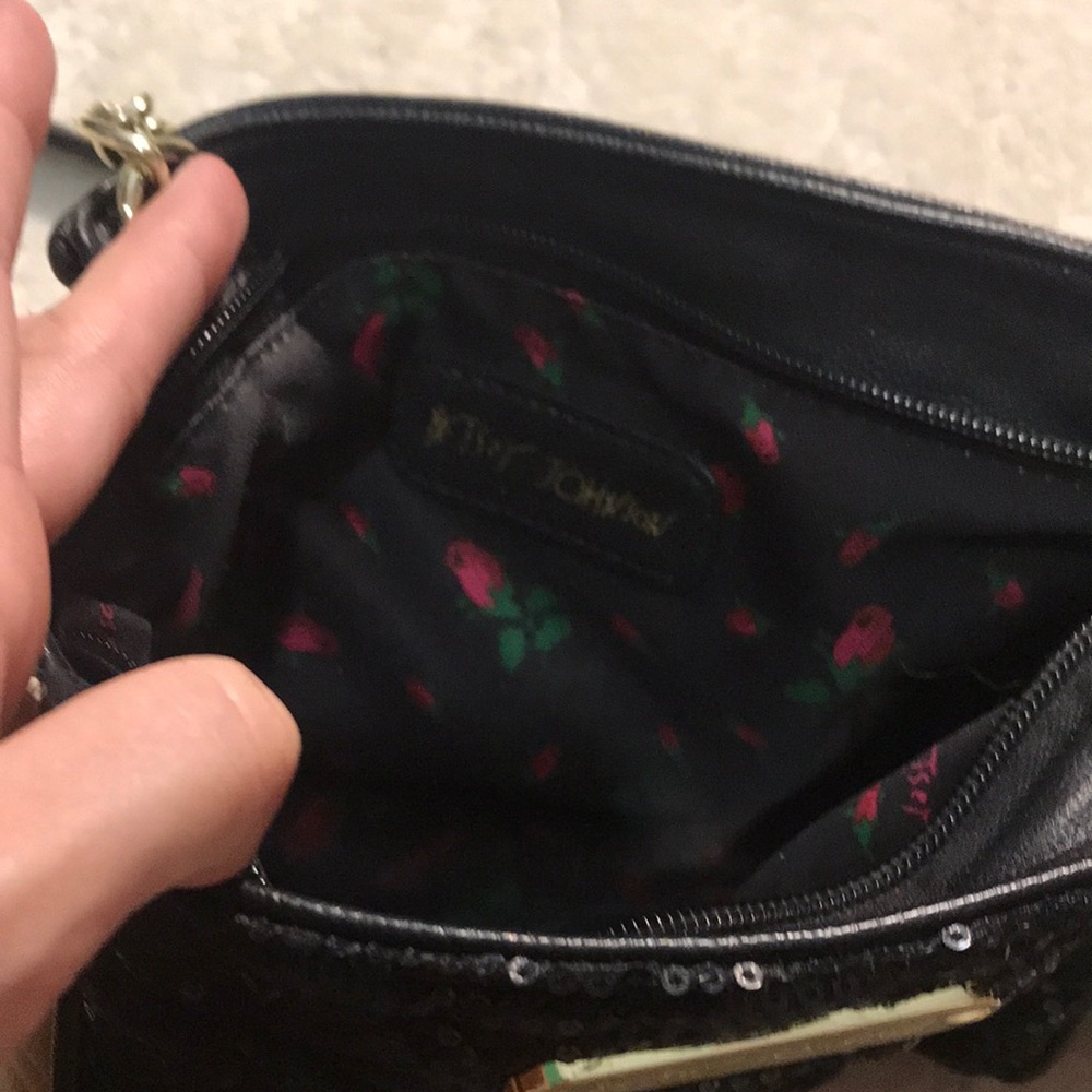 {Betsey Johnson} crossbody Purse - Picture 6 of 8